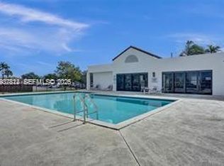 Lake Pointe Condominium N, Fort Lauderdale, FL 33309