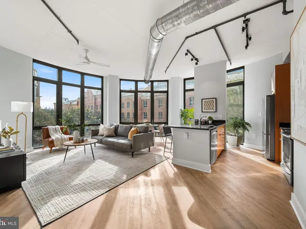 520 John Carlyle St Unit 228, Alexandria, VA 22314