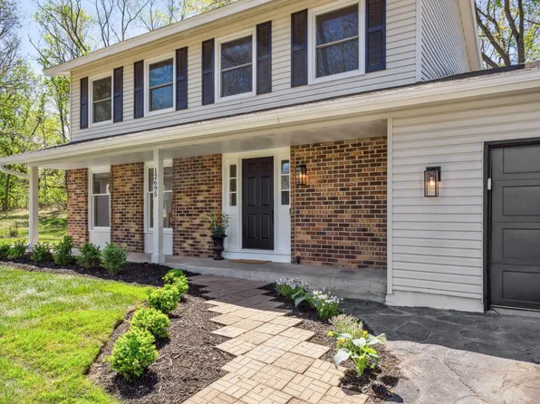 12695 Tussock Ct, Eden Prairie, MN 55344