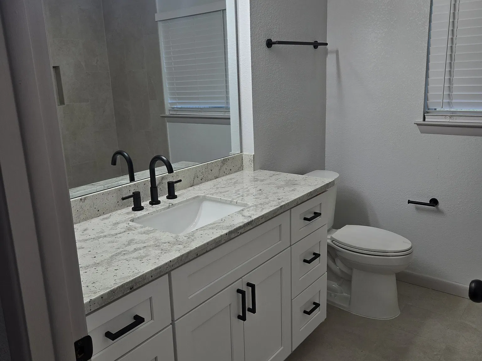 3 bed, 1734 sqft, $1,999 — Photo 4