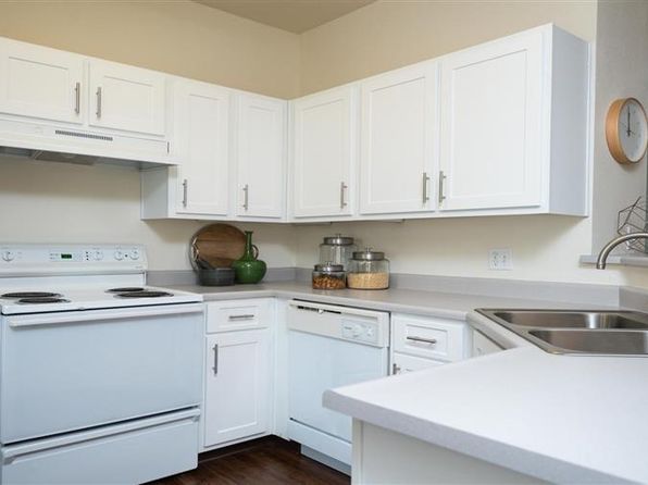 Village at Main Street | 30050 SW Town Center Loop W, Wilsonville, OR