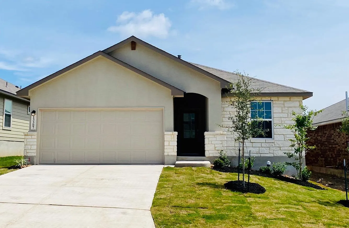 3 bed, 1442 sqft, $1,800 — Photo 1