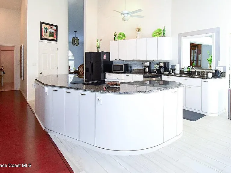 101 Island Grove Dr — Photo 13