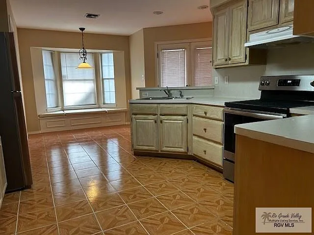944 Alta Mesa Blvd — Photo 16