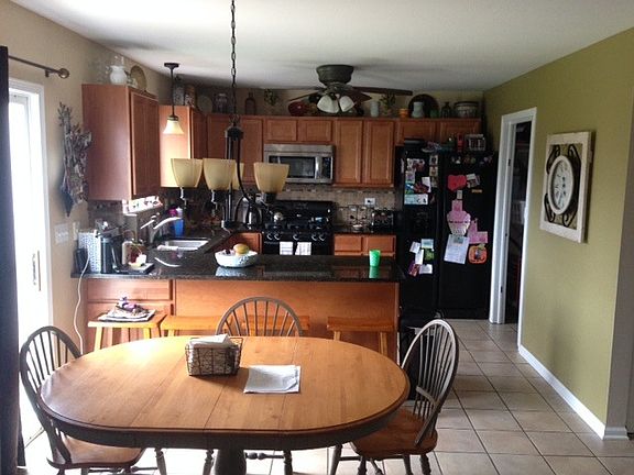 4th image of 270 Warwick Ln