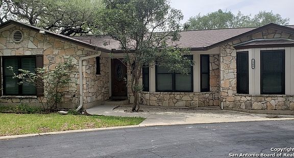 3rd image of 1308 Circle Oak Dr