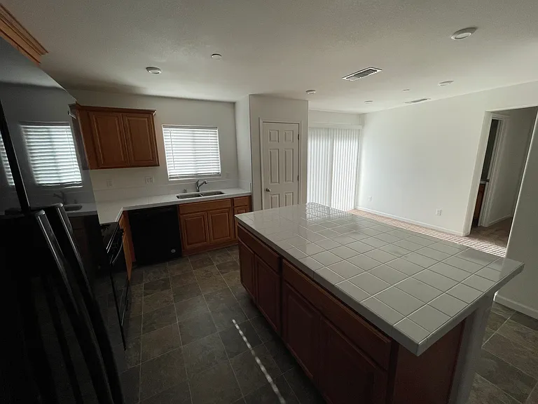 385 Ostrander Ave — Photo 6