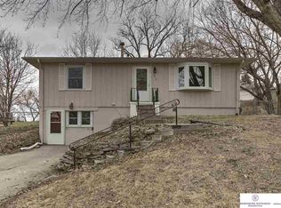 2812 Lloyd Cir, Bellevue, NE 68005
