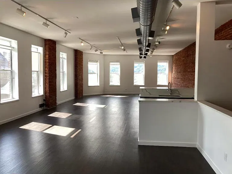 4500 Butler St #2 — Photo 4