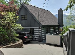 902 Scenic Trl, Gatlinburg, TN 37738