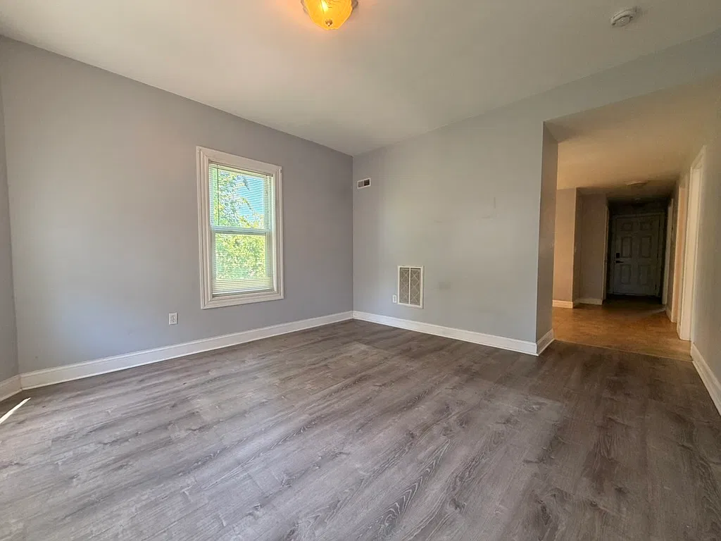 2 bed, 1000 sqft, $1,950 — Photo 3