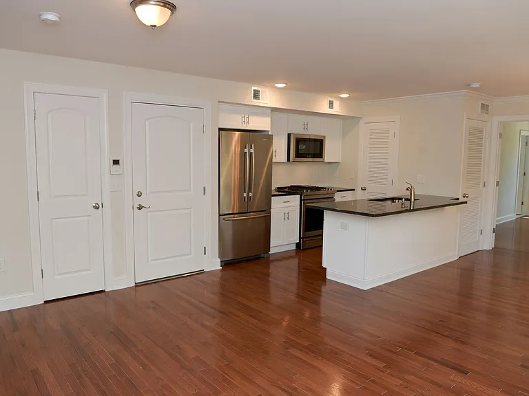 203-205 Nassau St — Photo 3