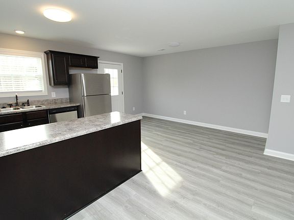 3rd image of 1725 Manning Dr Unit 2