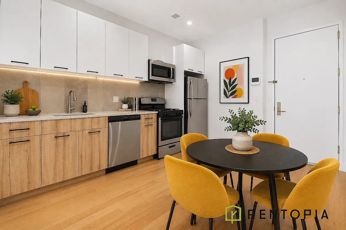 924 De Kalb Avenue — Photo 2