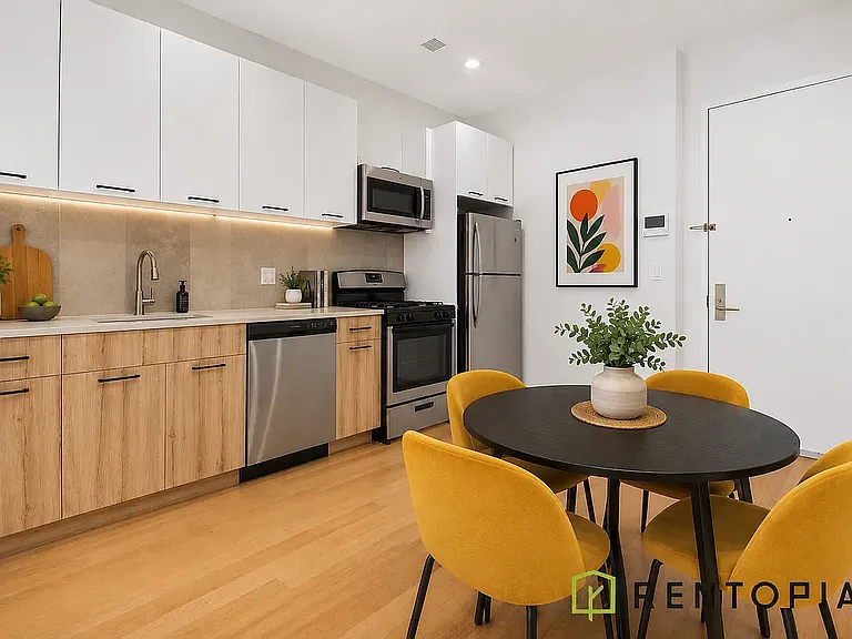 924 De Kalb Ave #201N — Photo 2