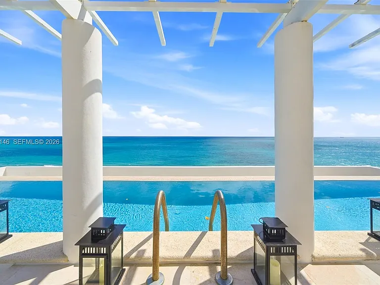 5801 Collins Ave #Penthouse 1600 — Photo 1