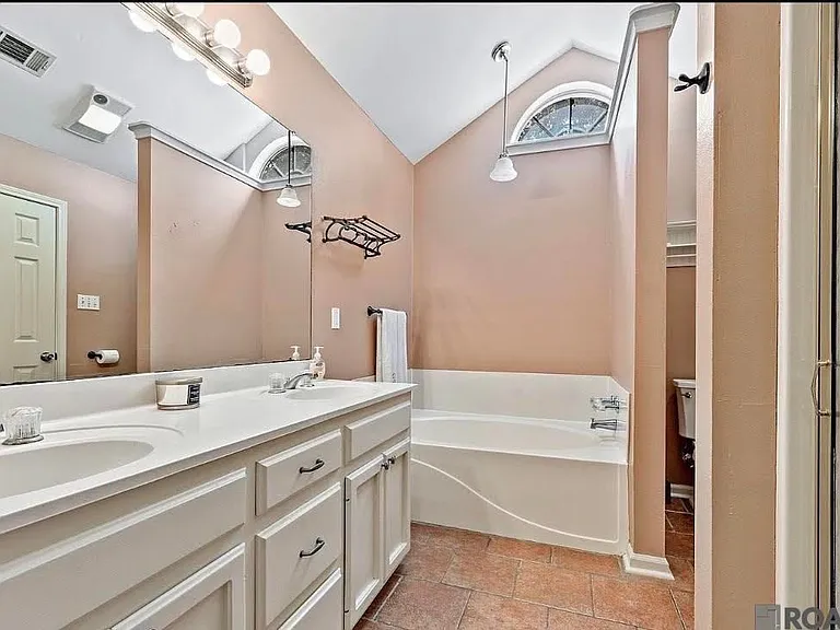 5050 Stumberg Ln — Photo 9