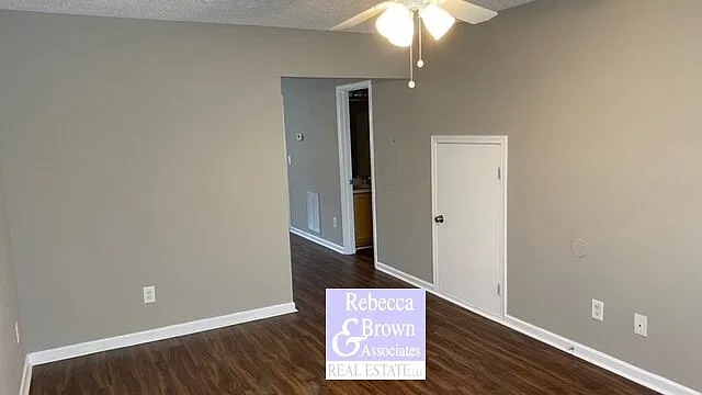2 bed, 1.5 bath, 1088 sqft, $995 — Photo 3