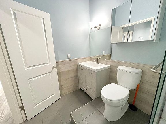 4th image of 371 12th St #1