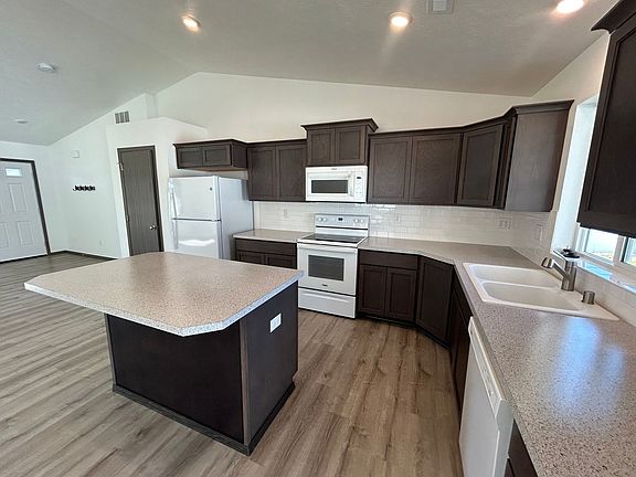 4th image of 10318 W Lingonberry Ct