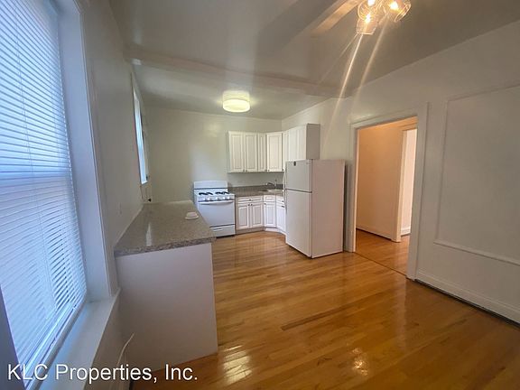 4th image of 5000 Two N Winchester Ave #1940-48
