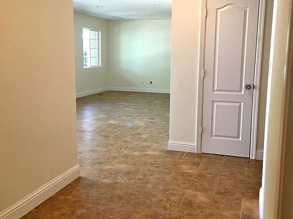 3rd image of 2426 W Alpine Ave