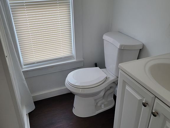 2nd image of 43 W Charlotte St #2
