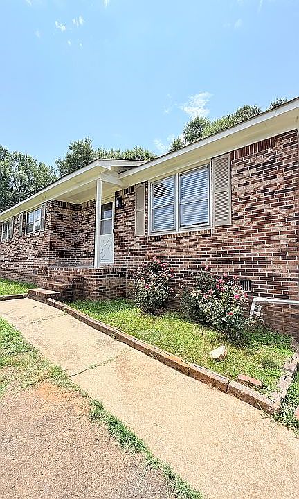 1st image of 109-111 Hunter Dr