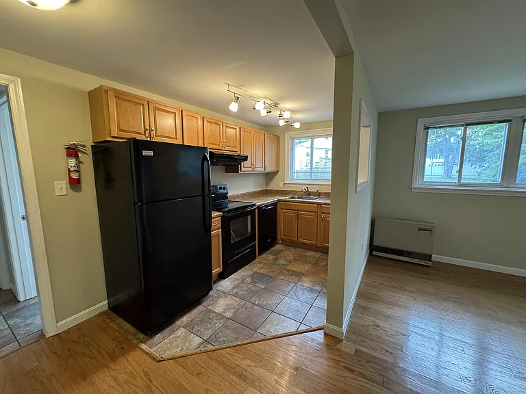 15 Burnham St #3 — Photo 2