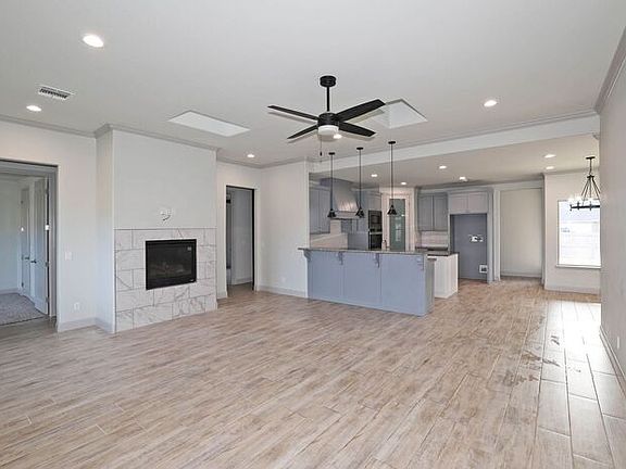 3rd image of 2801 Knoll Dr