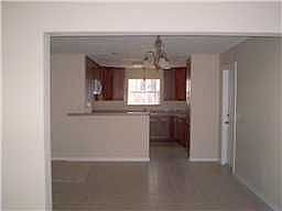 3rd image of 410 Oakdale Ave