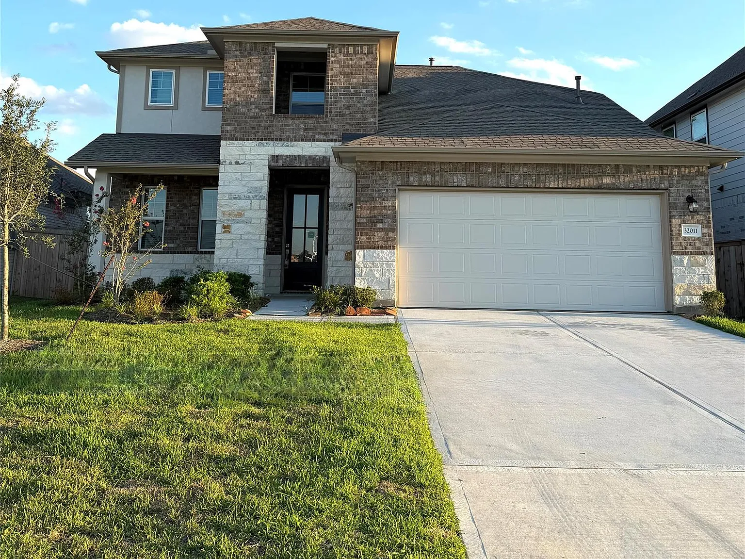 4 bed, 3.5 bath, 2448 sqft, $2,795 — Photo 2