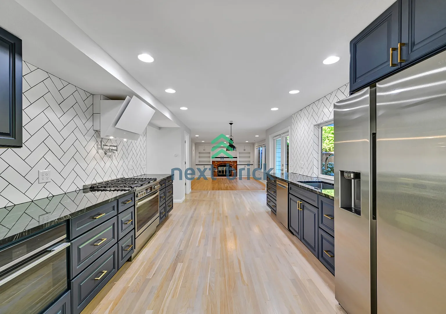 Stunning 5-Bedroom Home in Bellevue's Top School District! — Photo 3