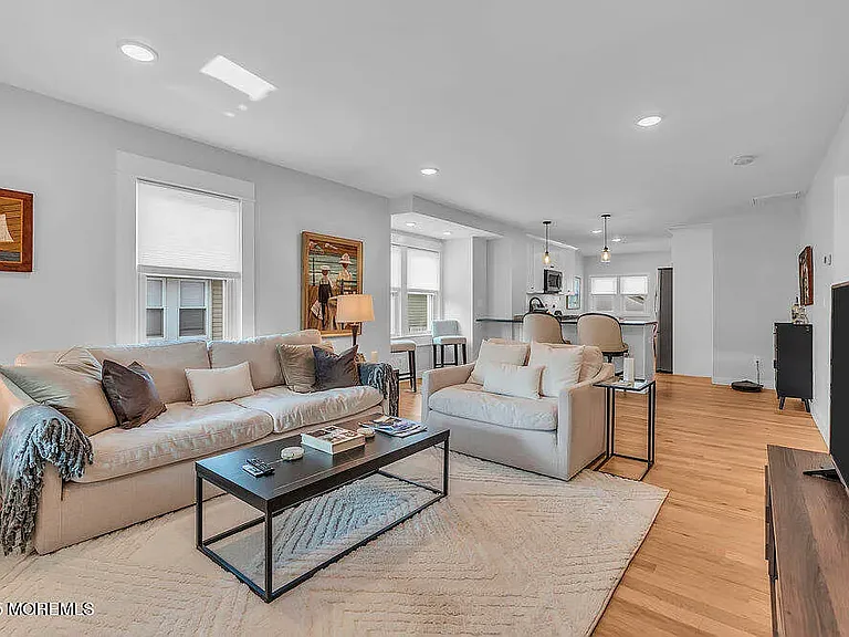 55 Merritt Ave — Photo 9