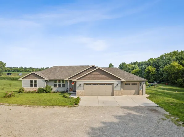 3904 Sandhill Dr, Pulaski, WI 54162