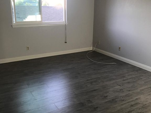 4th image of 4557 Brookview Ct