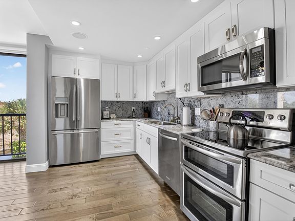 4th image of 7802 Lakeside Boulevard #725