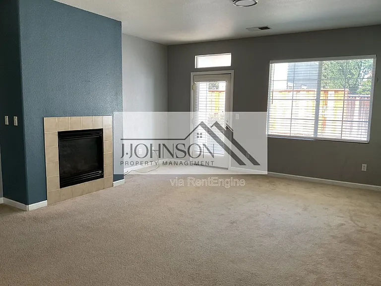 4343 Middlefield Dr — Photo 3