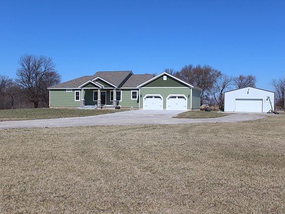 3rd image of 590 E 560th Ave