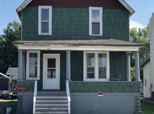 157 W Superior St, Ishpeming, MI 49849