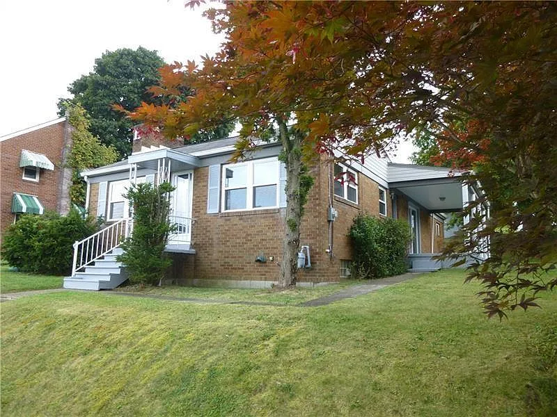 2409 Marion St photo 1