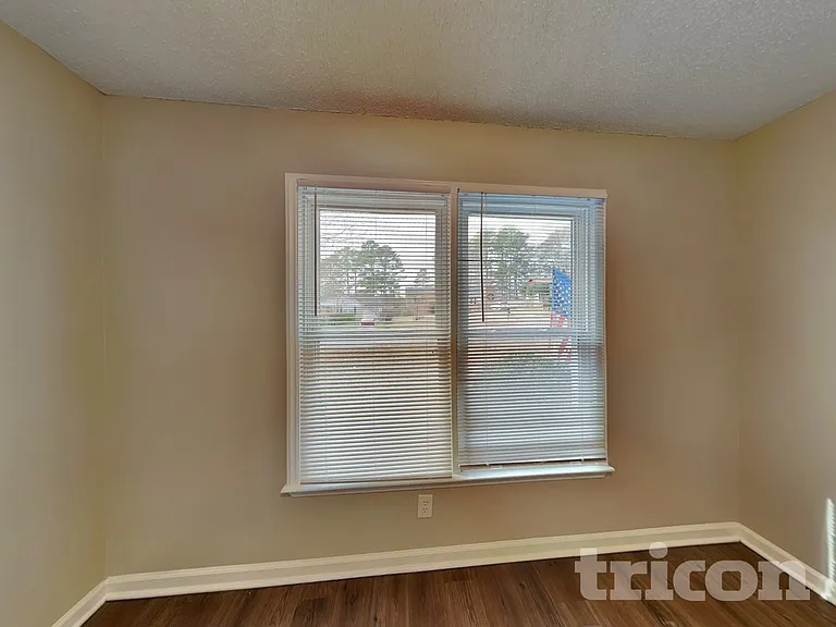 216 Netherland Dr — Photo 12