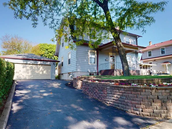 668 Hill Ave, Elgin, IL 60120