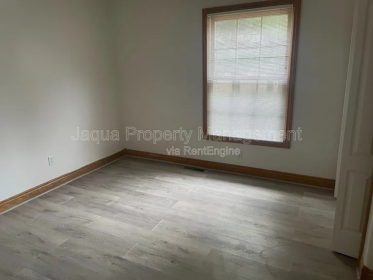 285 Trafalgar Trl — Photo 7