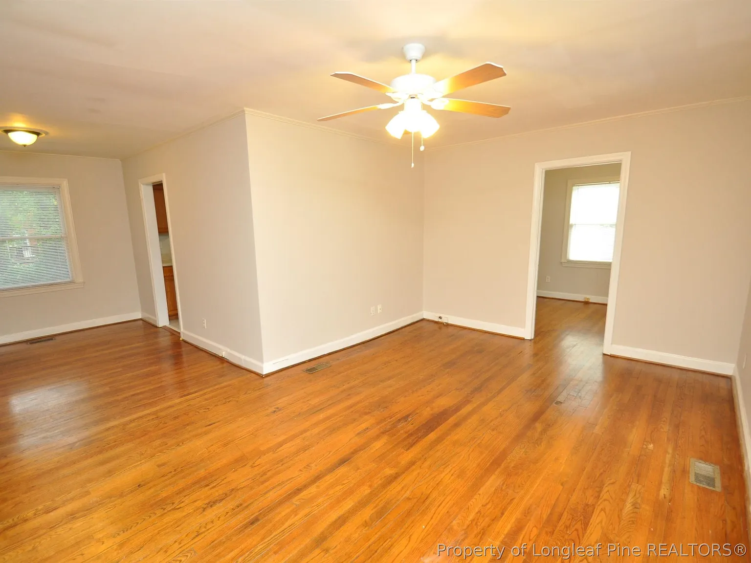 3 bed, 1.0 bath, $1,595 — Photo 2
