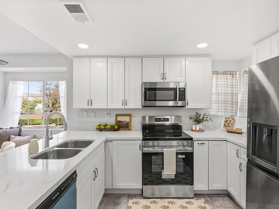 1st image of 8941 Arlingdale Way