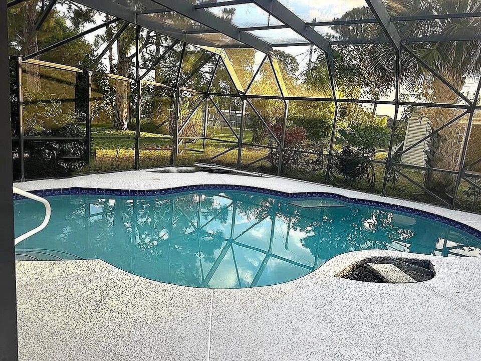 1st image of 1813 SE Balleto Street