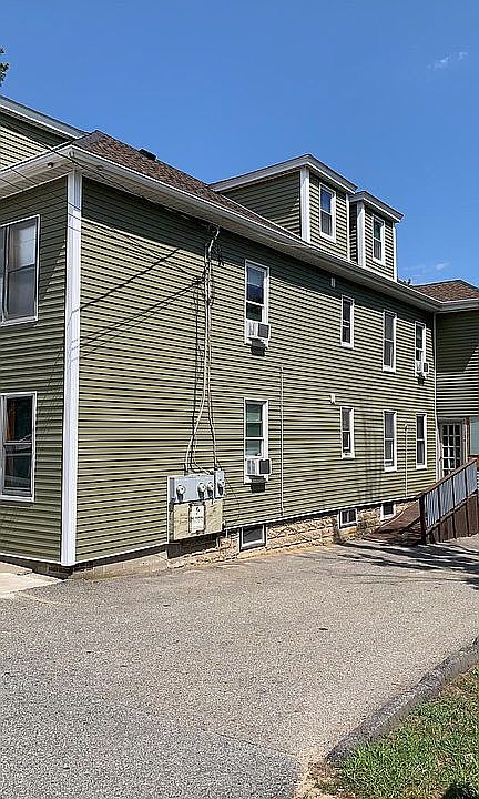 2nd image of 172 Washington St