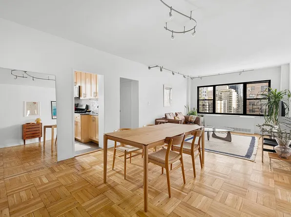 301 E 62nd St APT 15H, New York, NY 10065