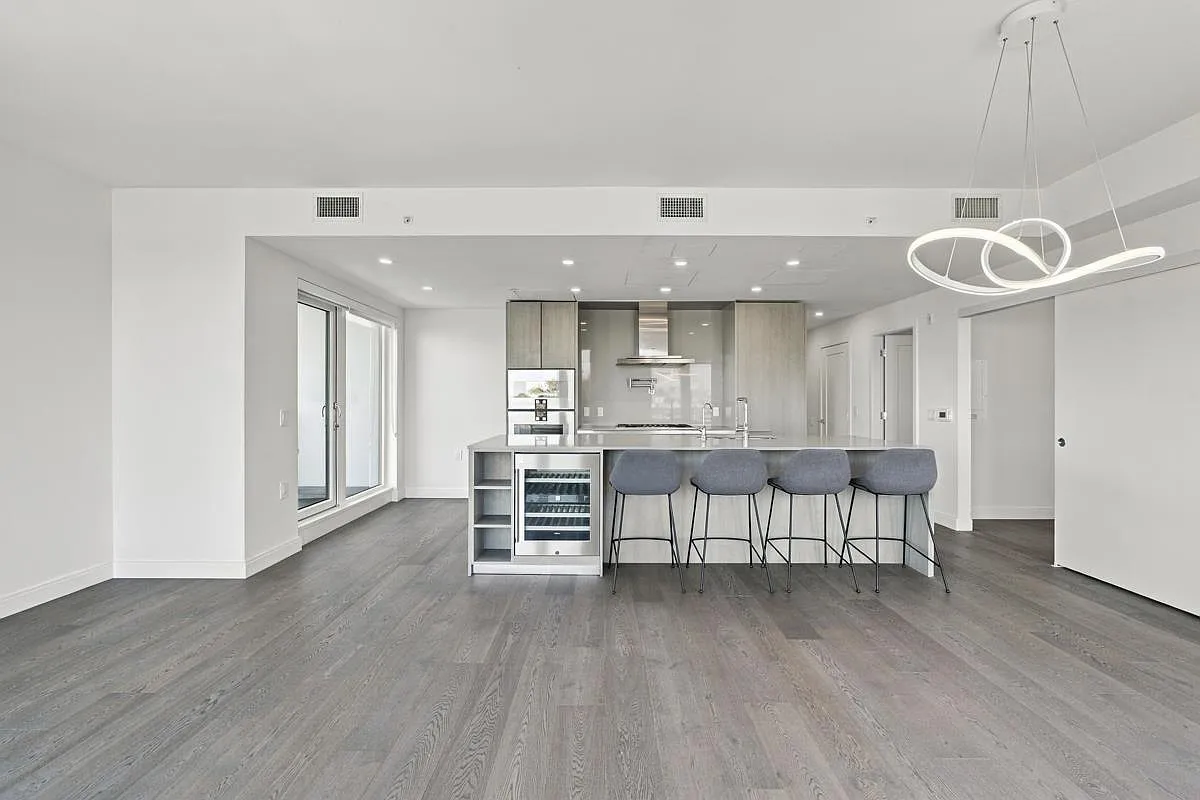 2 bed, 1211 sqft, $4,500 — Photo 1